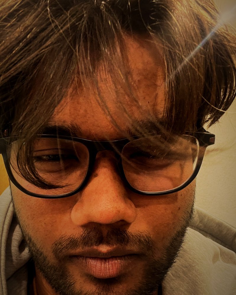 Ayaan, editor